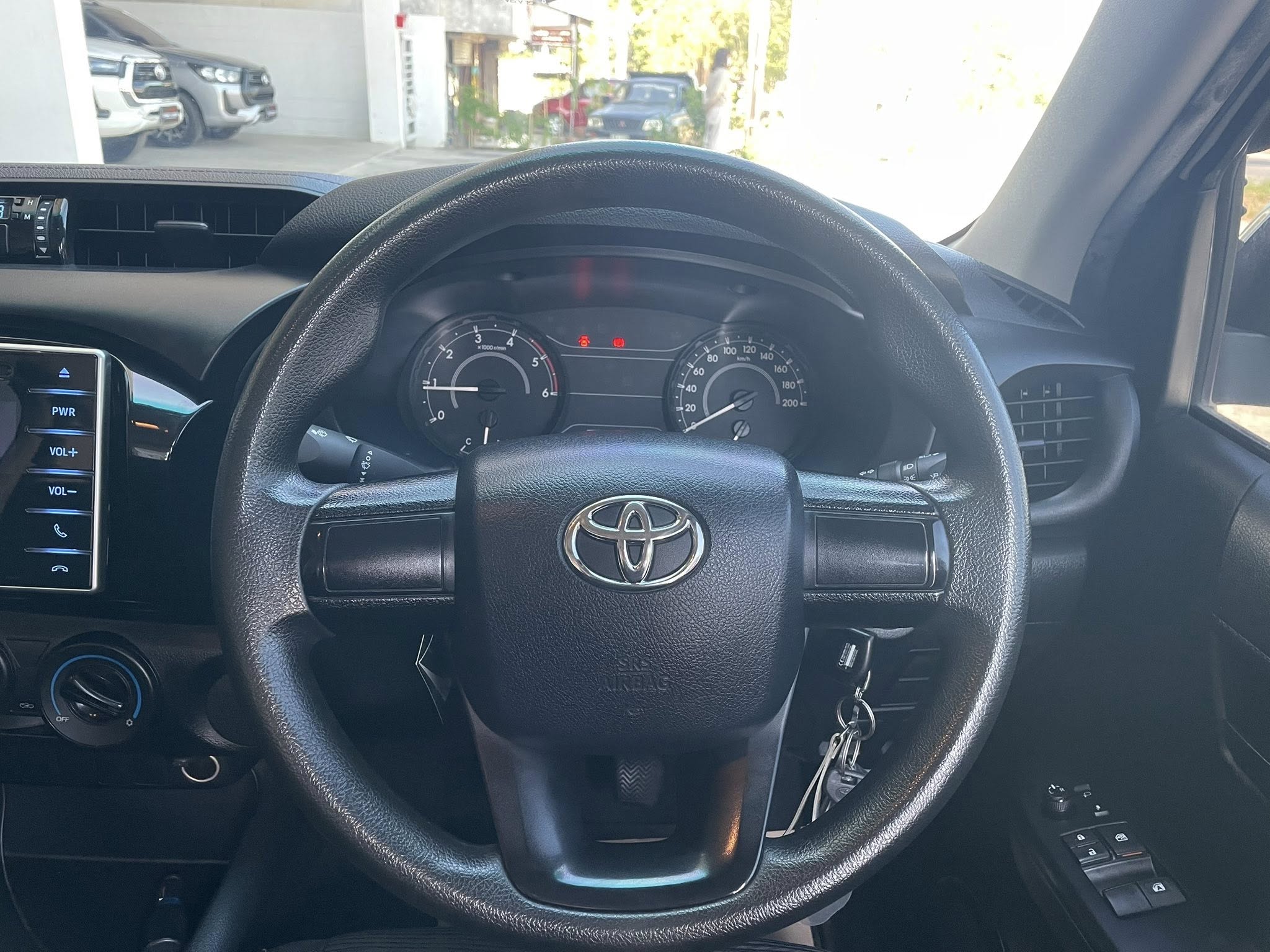 Toyota Hilux Revo 2.4 ZEdition J Plus Smart Cab เกียร์ธรรมดา ปี 2563
