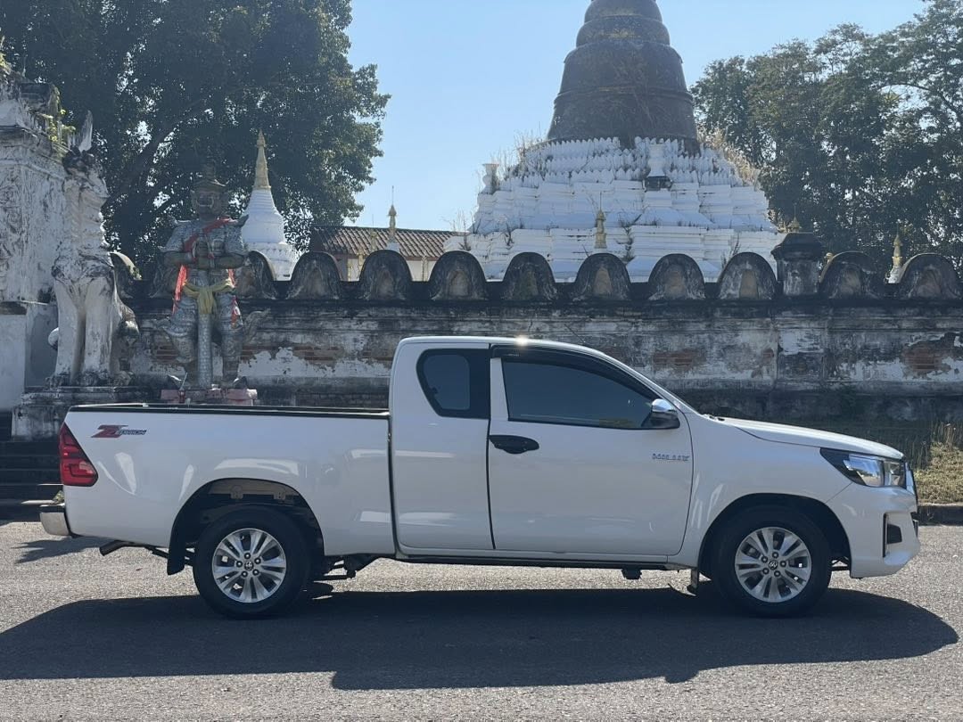 Toyota Hilux Revo 2.4 ZEdition J Plus Smart Cab เกียร์ธรรมดา ปี 2563