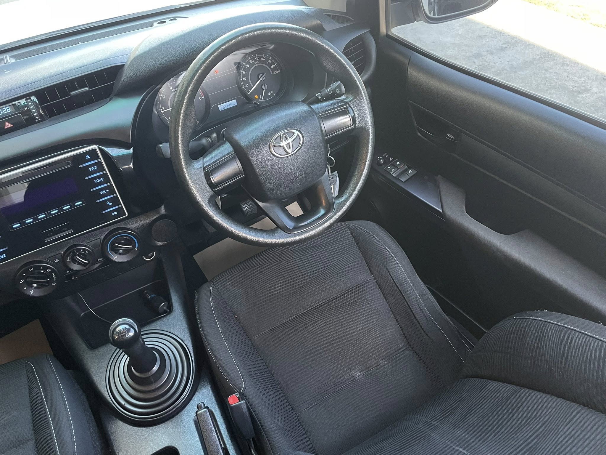 Toyota Hilux Revo 2.4 ZEdition J Plus Smart Cab เกียร์ธรรมดา ปี 2563