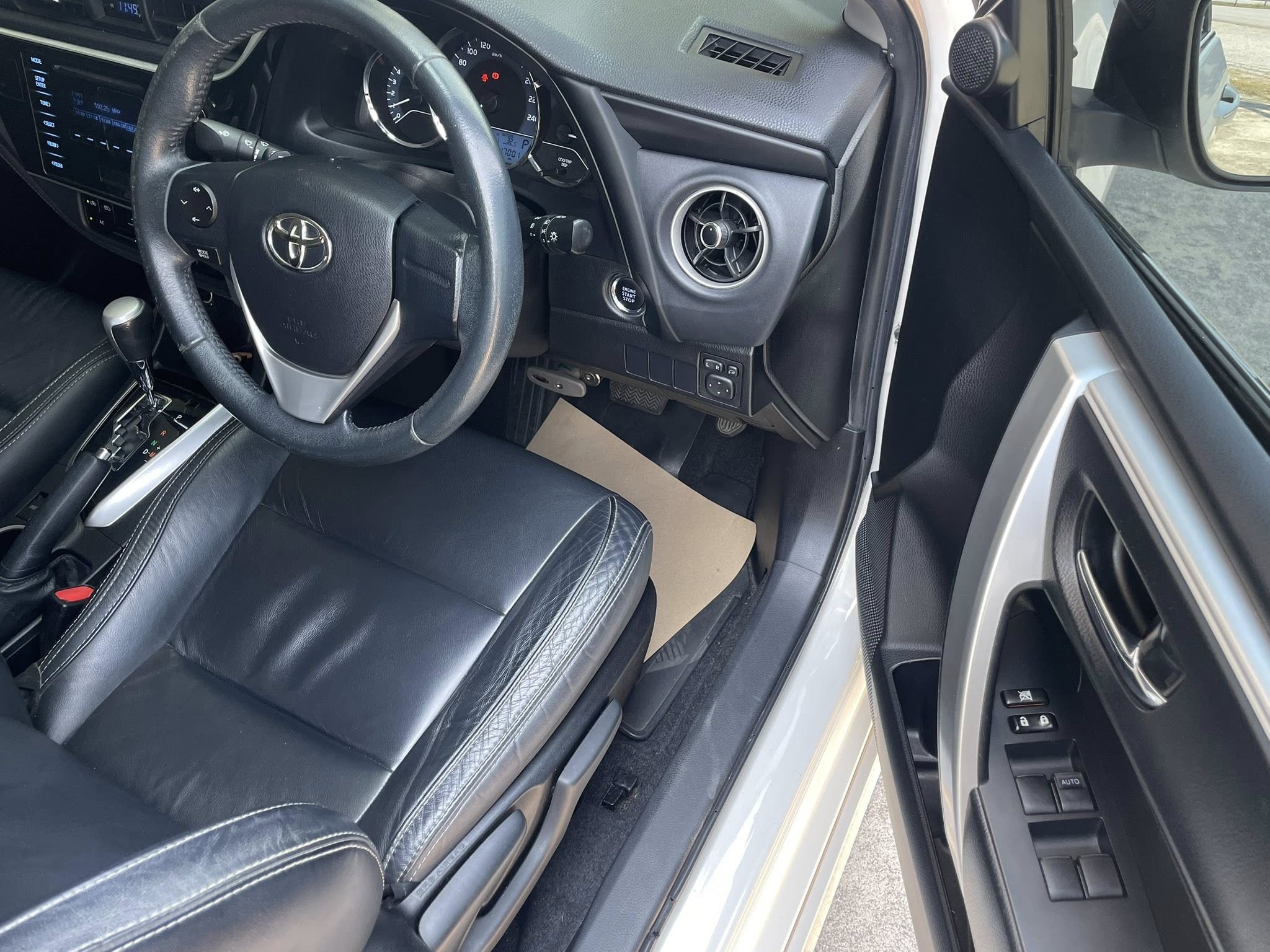 Toyota Altis 1.8 ESport เกียร์ออโต้ ปี 2018