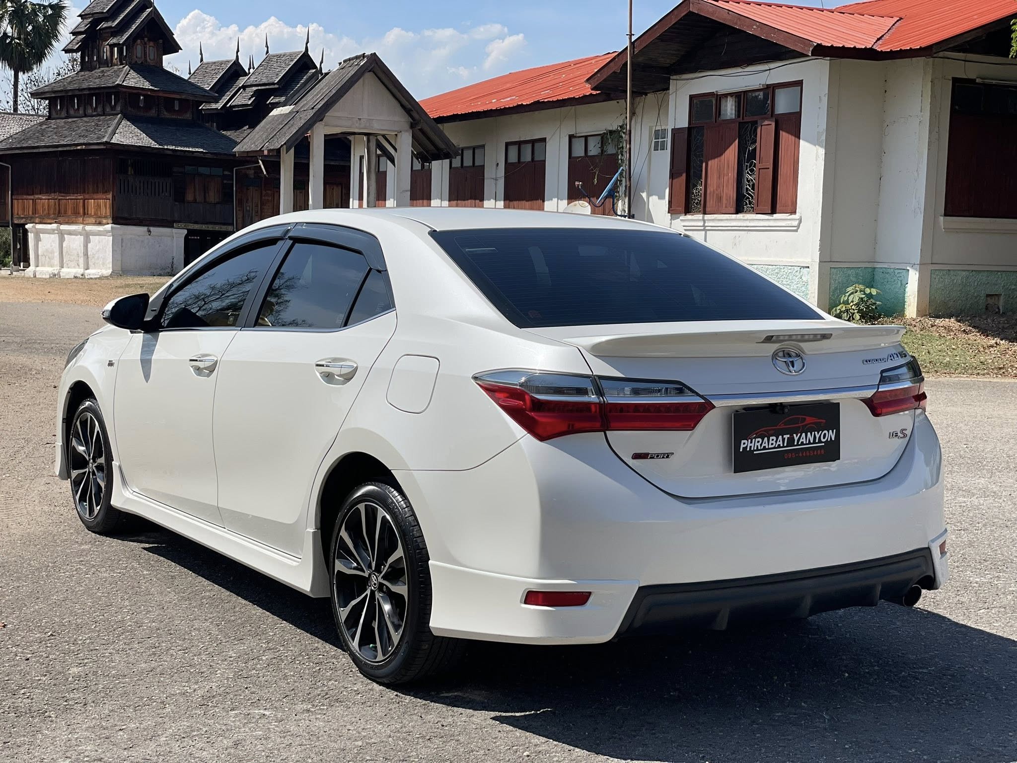 Toyota Altis 1.8 ESport เกียร์ออโต้ ปี 2018