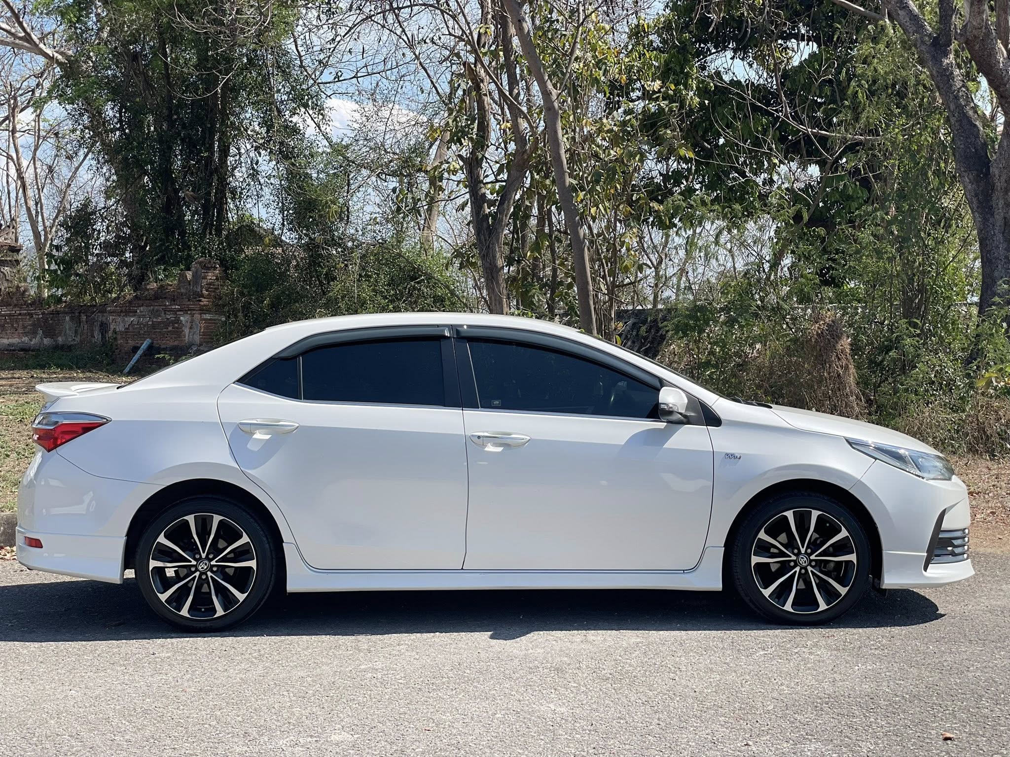 Toyota Altis 1.8 ESport เกียร์ออโต้ ปี 2018