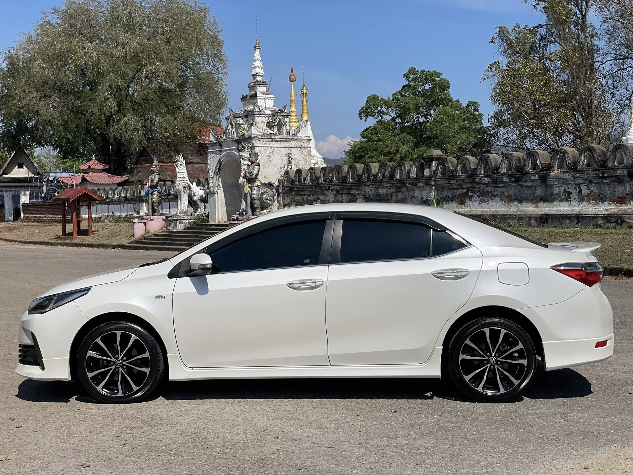 Toyota Altis 1.8 ESport เกียร์ออโต้ ปี 2018