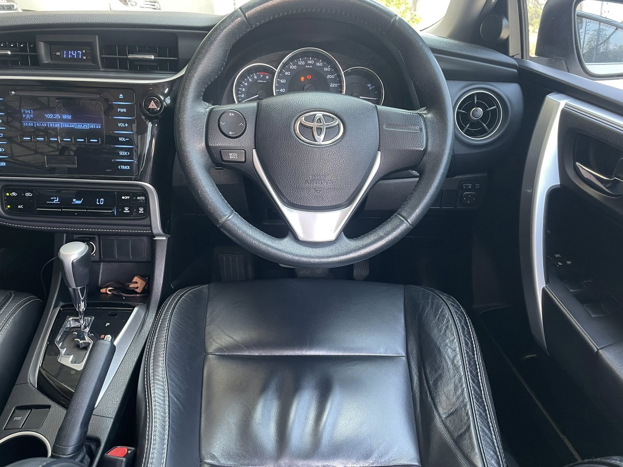 Toyota Altis 1.8 ESport เกียร์ออโต้ ปี 2018
