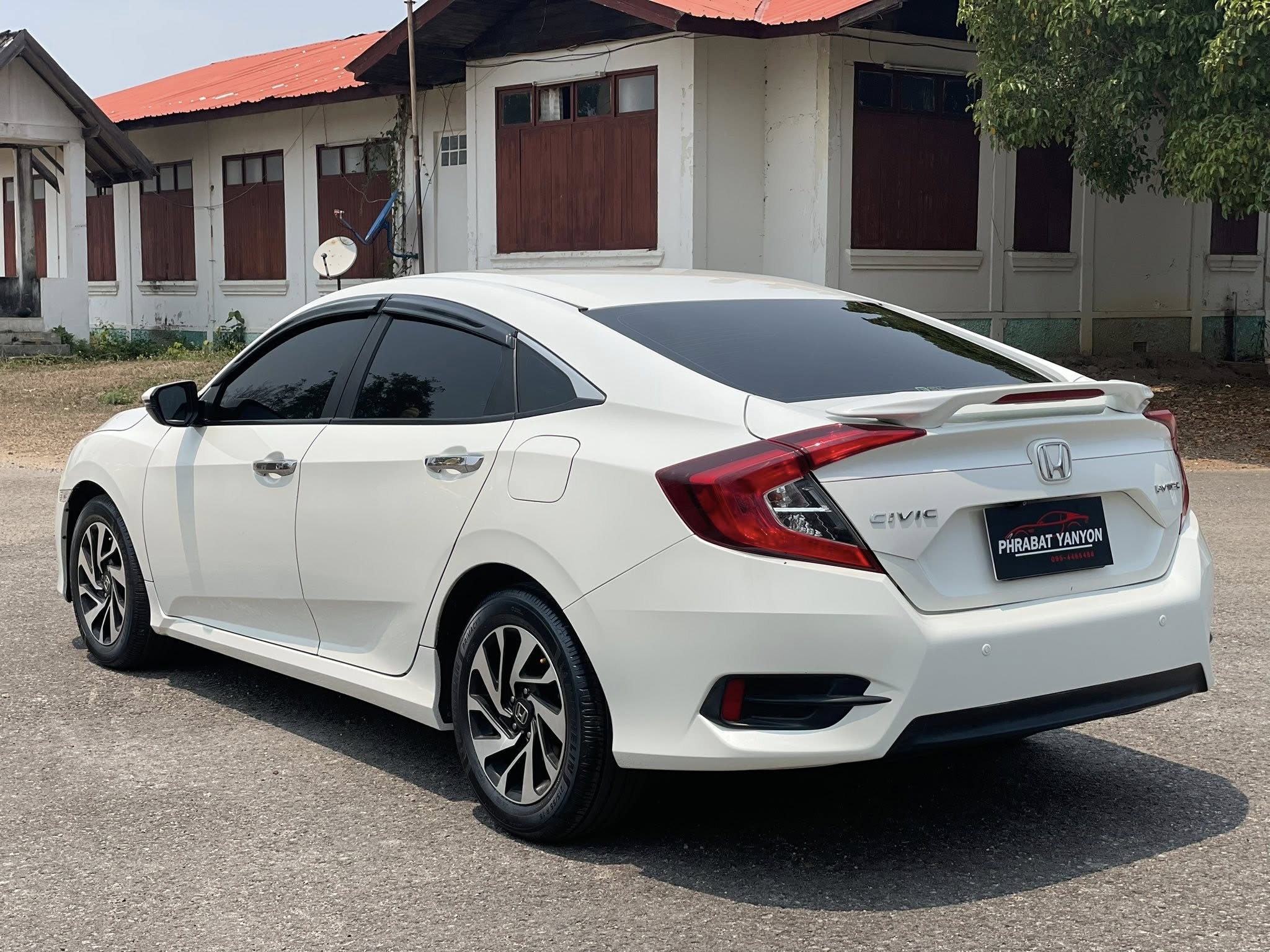 Honda Civic FC 1.8EL AT 2016