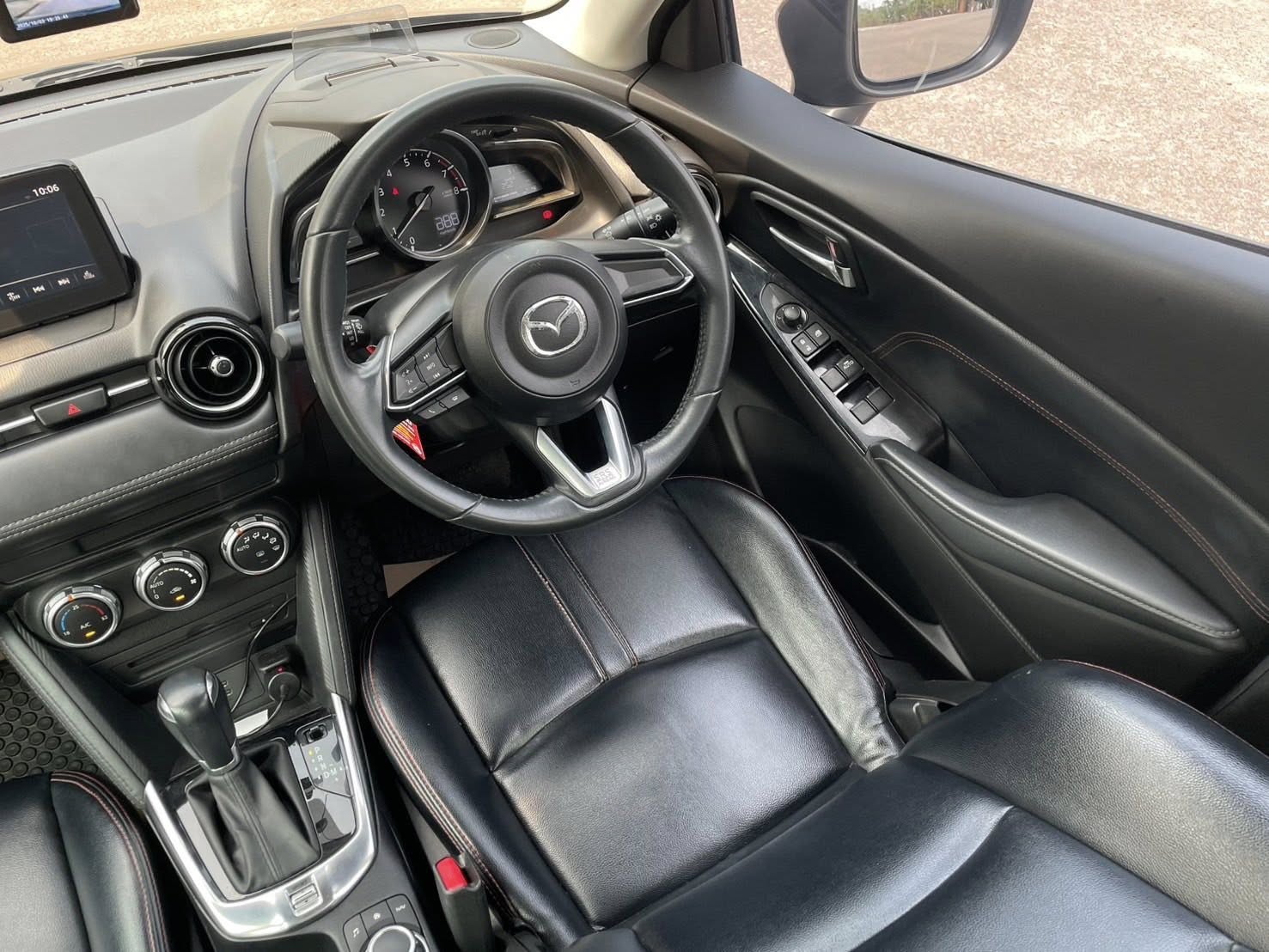 Mazda 2 Sedan 1.3 Hi-Connect AT 2017