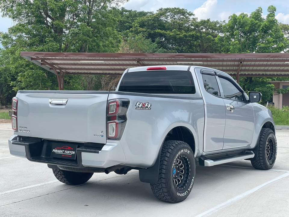 Isuzu AllNew D-Max 3.0 V-Cross Z 4WD SpaceCab M 2022
