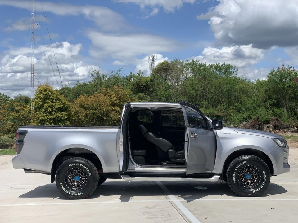 Isuzu AllNew D-Max 3.0 V-Cross Z 4WD SpaceCab M 2022