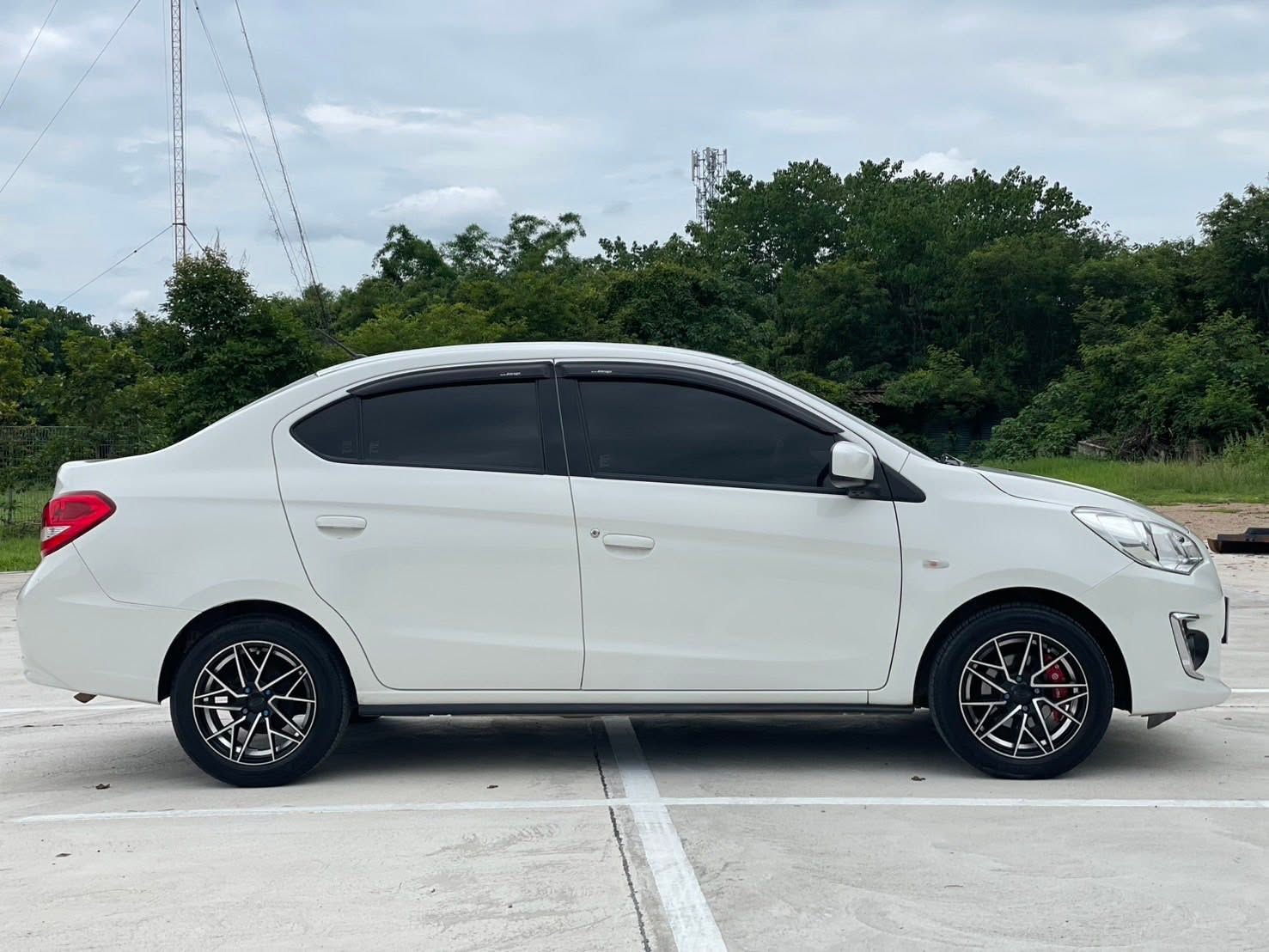 Mitsubishi Attrage 1.2 GLX AT 2019
